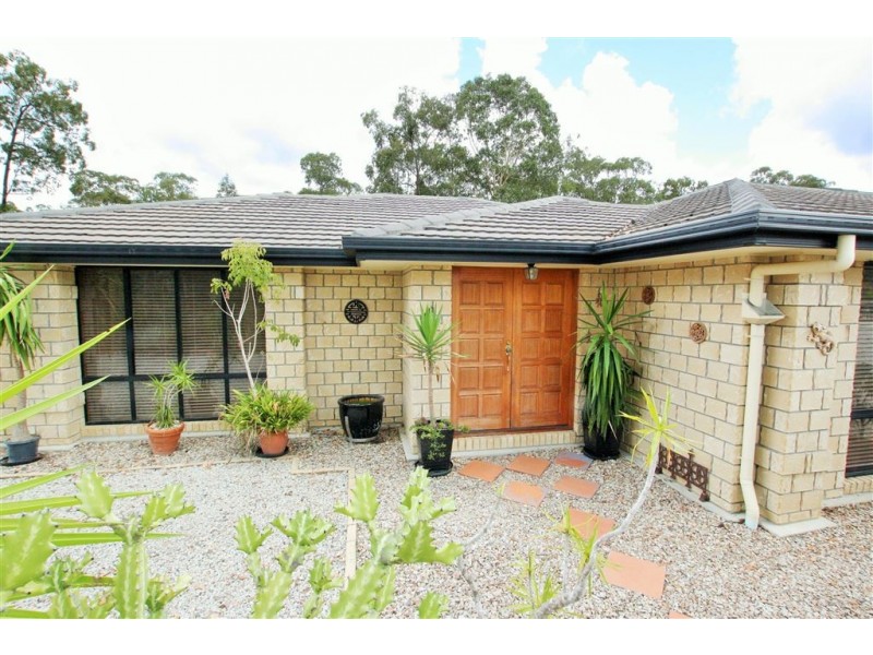 98-100 Silvereye Crescent, Greenbank QLD 4124