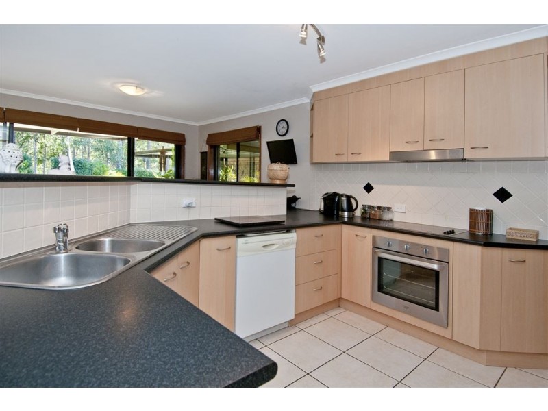 98-100 Silvereye Crescent, Greenbank QLD 4124