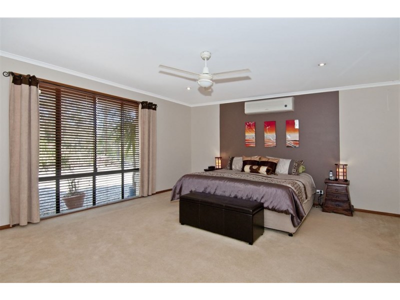 98-100 Silvereye Crescent, Greenbank QLD 4124