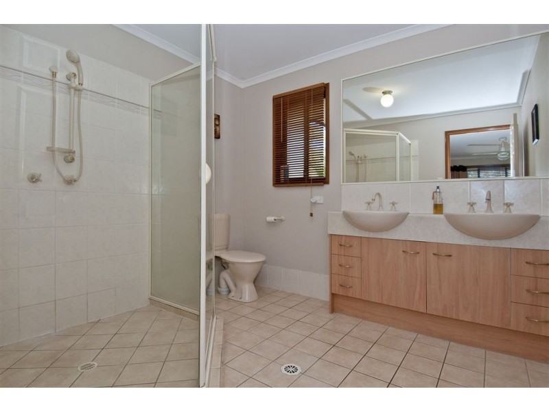 98-100 Silvereye Crescent, Greenbank QLD 4124