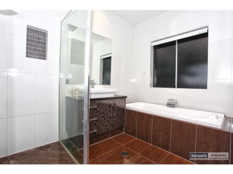 380 Kooralybn Road, Laravale QLD 4285