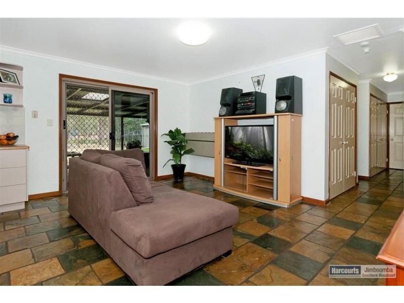 36 Grosvenor Court, Munruben QLD 4125