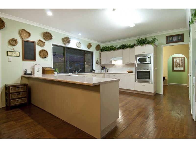 17 Gorky Place, Munruben QLD 4125