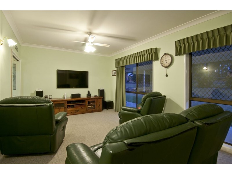 17 Gorky Place, Munruben QLD 4125
