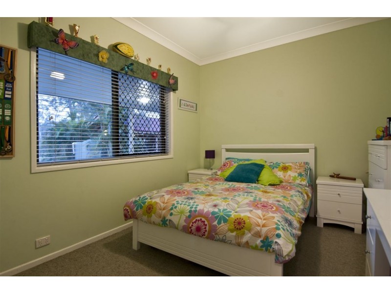 17 Gorky Place, Munruben QLD 4125