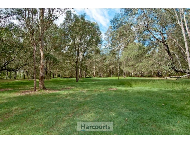 25 Dunfermline Road, North Maclean QLD 4280