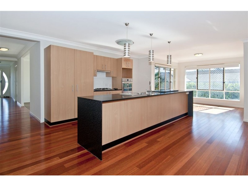 8 Sky Court, Springfield QLD 4300