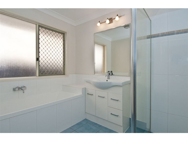 8 Sky Court, Springfield QLD 4300
