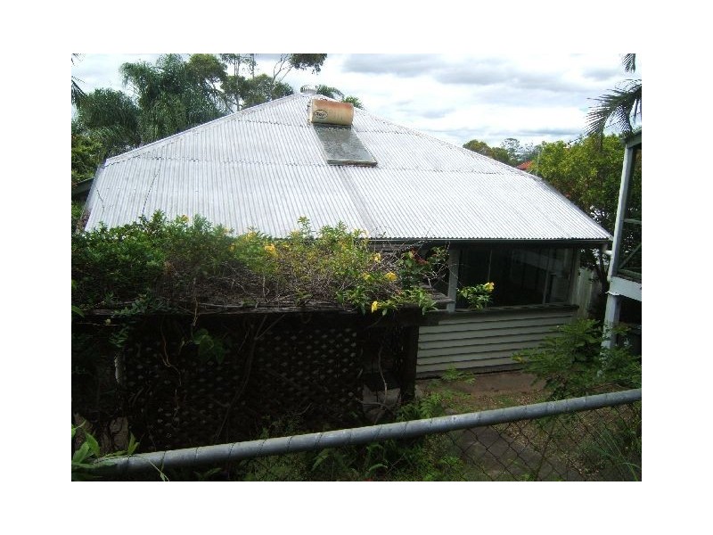 18 Corner Street, Grange QLD 4051