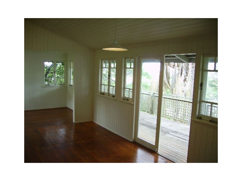 18 Corner Street, Grange QLD 4051
