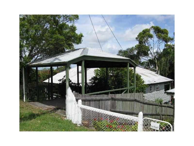 18 Corner Street, Grange QLD 4051
