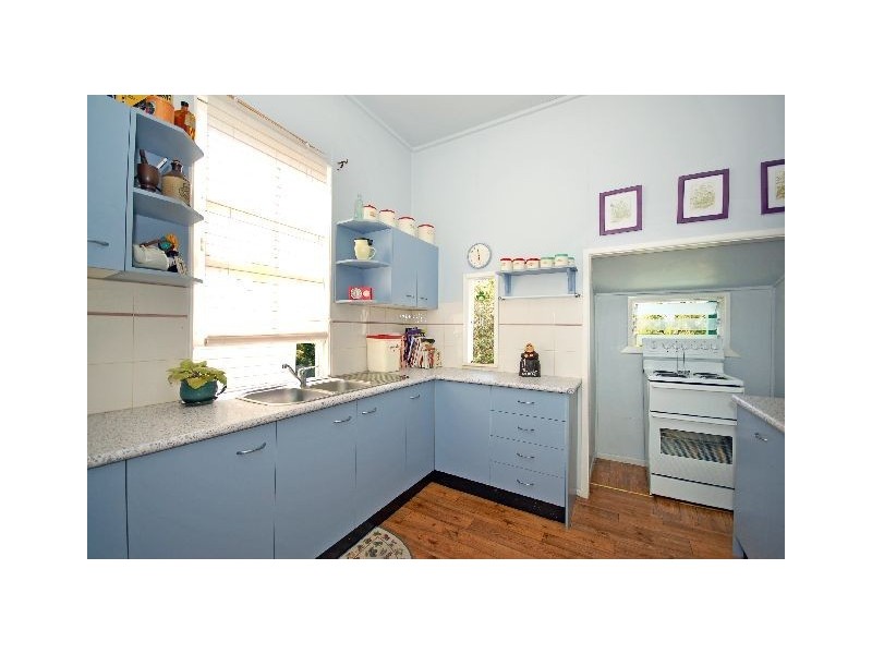 31 Tenth Avenue, Windsor QLD 4030