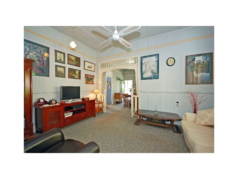 31 Tenth Avenue, Windsor QLD 4030