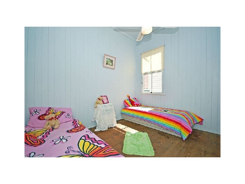 31 Tenth Avenue, Windsor QLD 4030