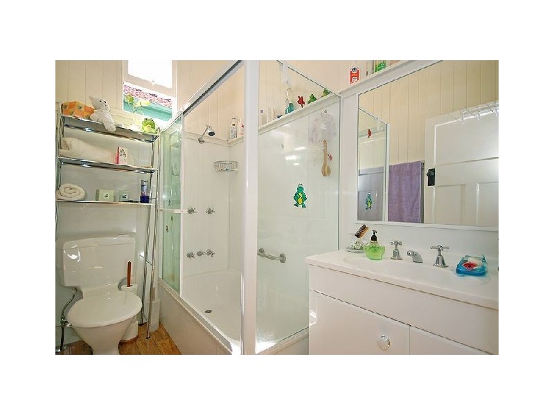 31 Tenth Avenue, Windsor QLD 4030