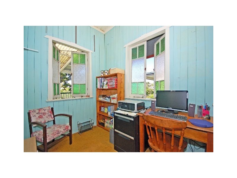 31 Tenth Avenue, Windsor QLD 4030