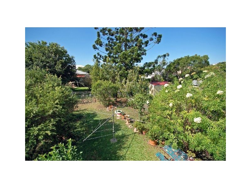 31 Tenth Avenue, Windsor QLD 4030