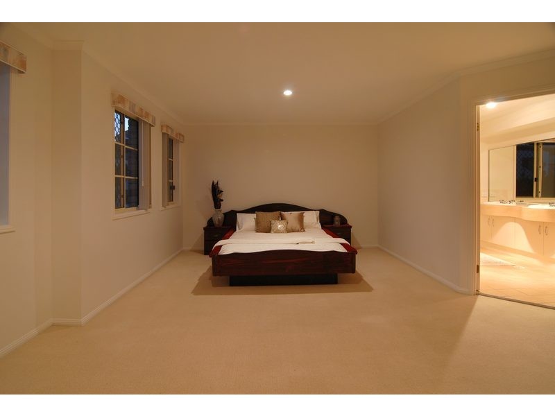 7 Daniel Place, Newmarket QLD 4051