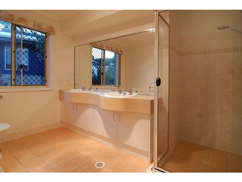 7 Daniel Place, Newmarket QLD 4051