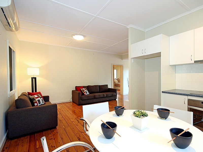 64 Heliopolis Parade, Mitchelton QLD 4053