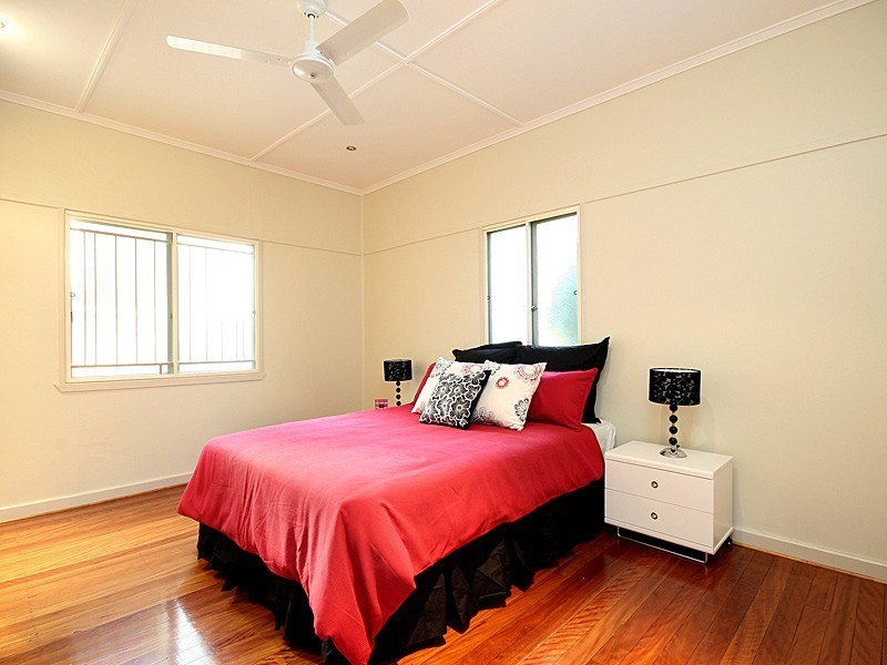 64 Heliopolis Parade, Mitchelton QLD 4053