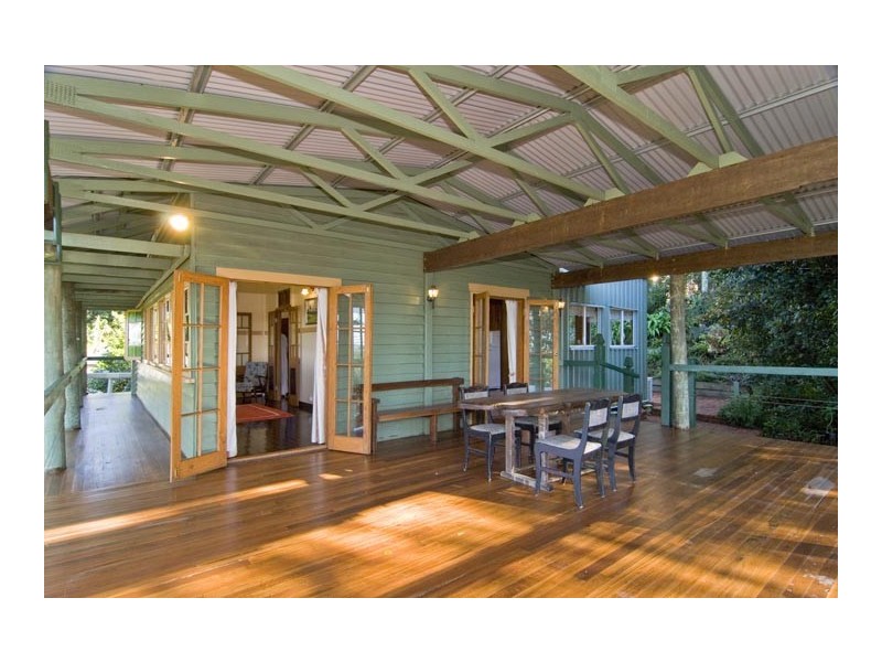 1803 Park View Ave, Mount Glorious QLD 4520