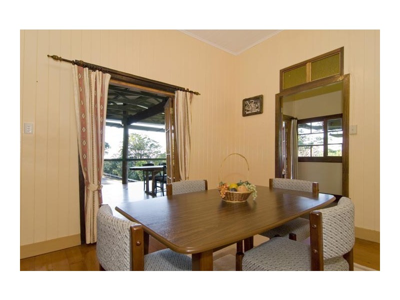 1803 Park View Ave, Mount Glorious QLD 4520