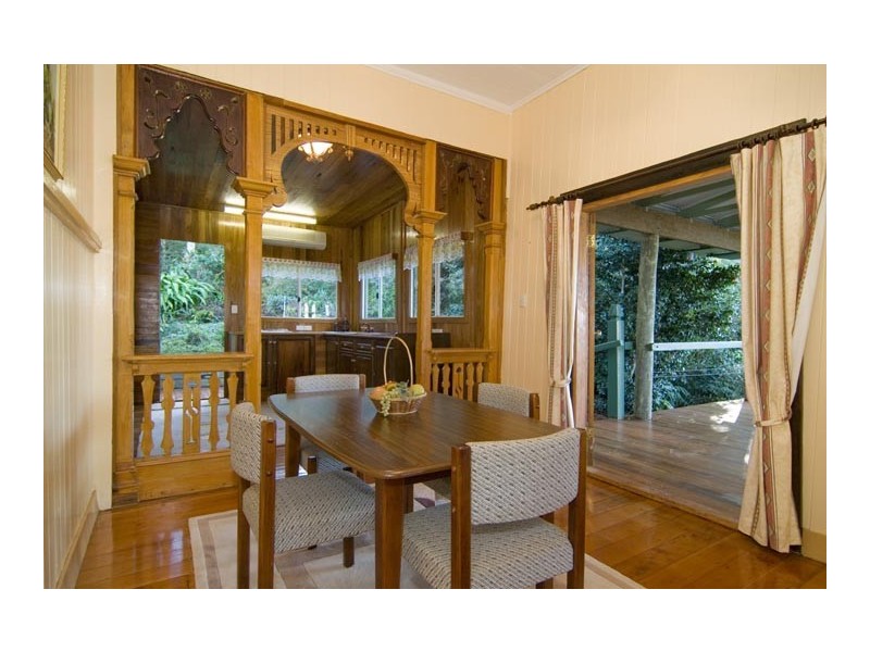 1803 Park View Ave, Mount Glorious QLD 4520