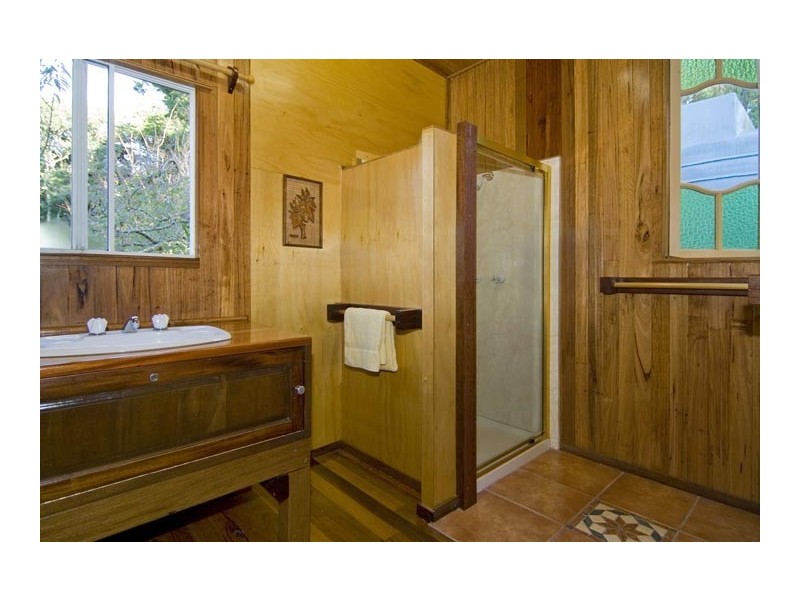 1803 Park View Ave, Mount Glorious QLD 4520