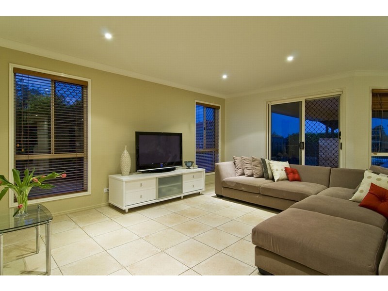 8 Taltarni Circuit, Mitchelton QLD 4053