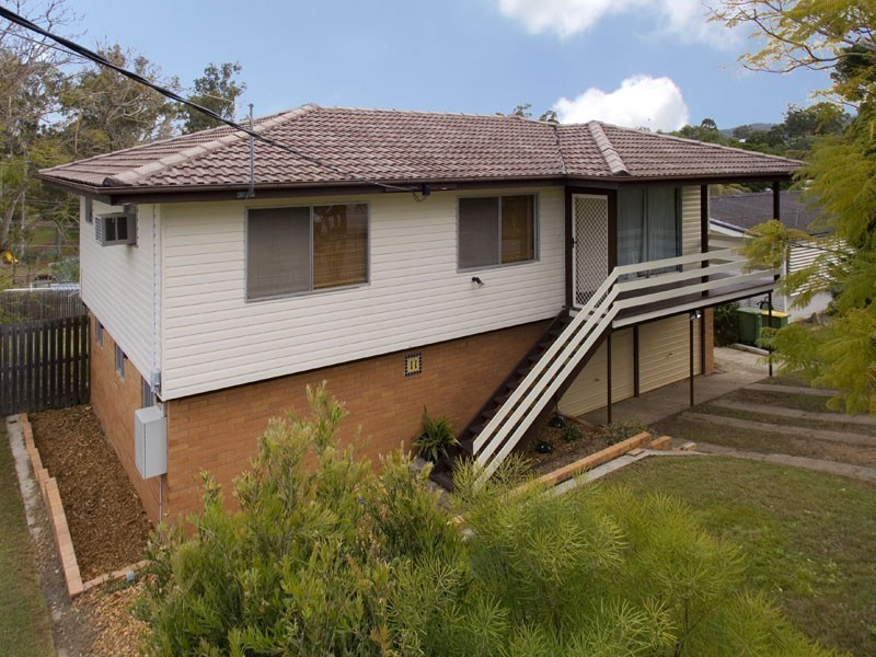 11 Burril Crescent, Ferny Hills QLD 4055