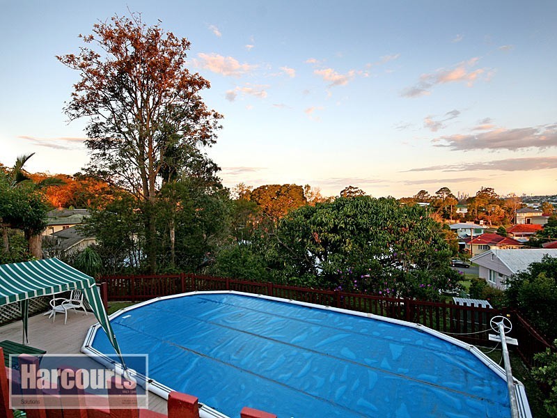 49 Dunedoo Street, Stafford QLD 4053