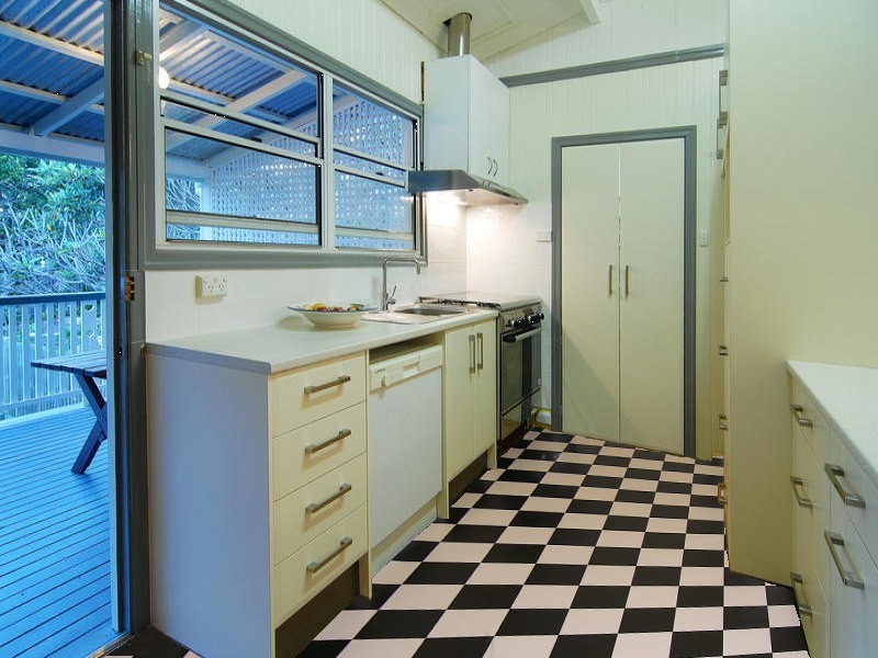 9 Terrace Street, Newmarket QLD 4051