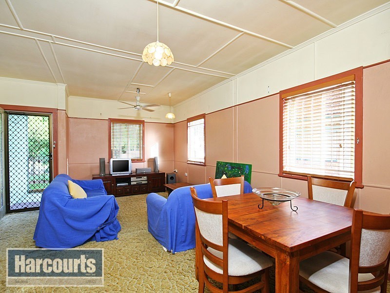 22 Pascoe Street, Mitchelton QLD 4053