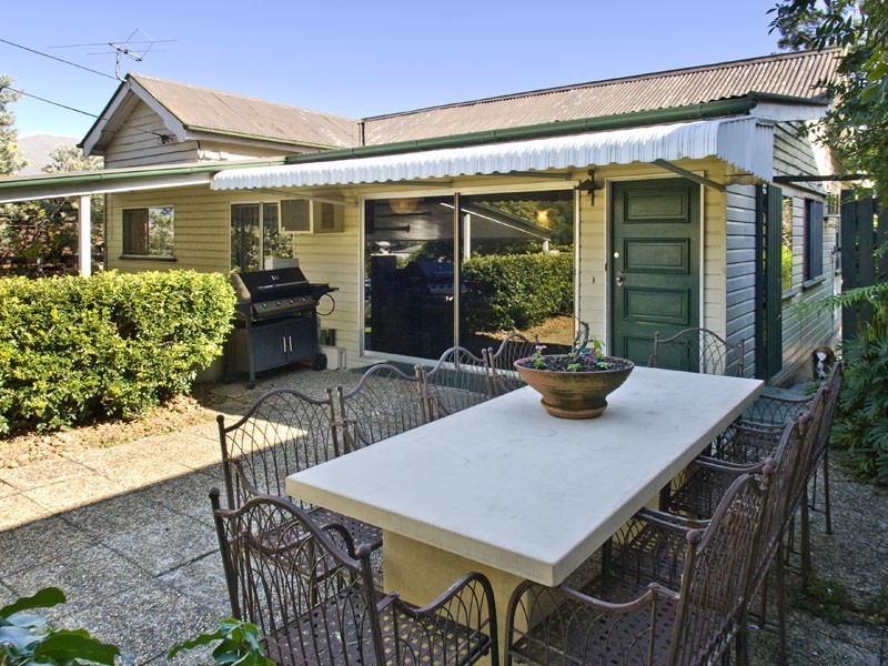 38 Eighth Aveune, Wilston QLD 4051