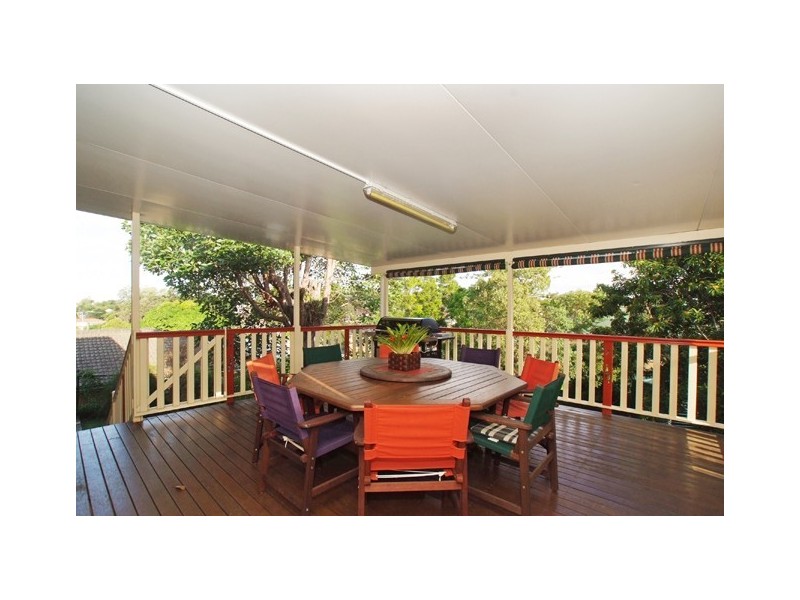 102 Wilgarning Street, Stafford Heights QLD 4053