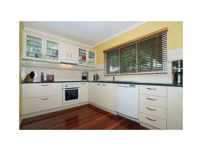 102 Wilgarning Street, Stafford Heights QLD 4053