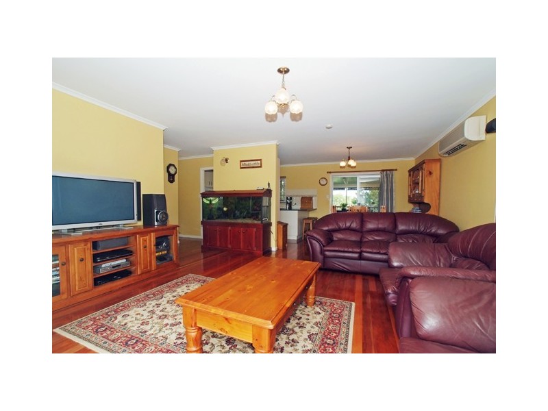 102 Wilgarning Street, Stafford Heights QLD 4053