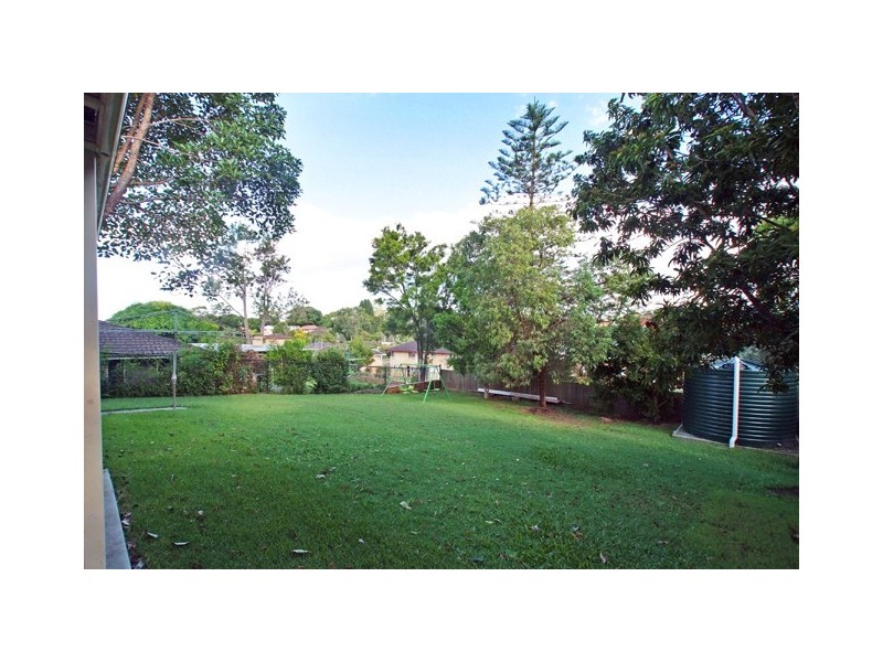 102 Wilgarning Street, Stafford Heights QLD 4053