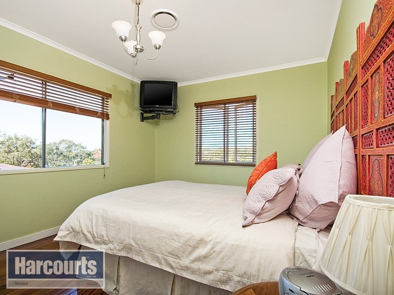 18 Maryland Street, Stafford Heights QLD 4053