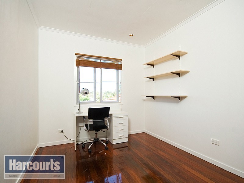 18 Maryland Street, Stafford Heights QLD 4053