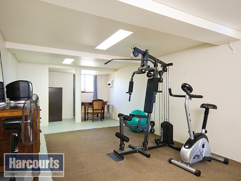 18 Maryland Street, Stafford Heights QLD 4053