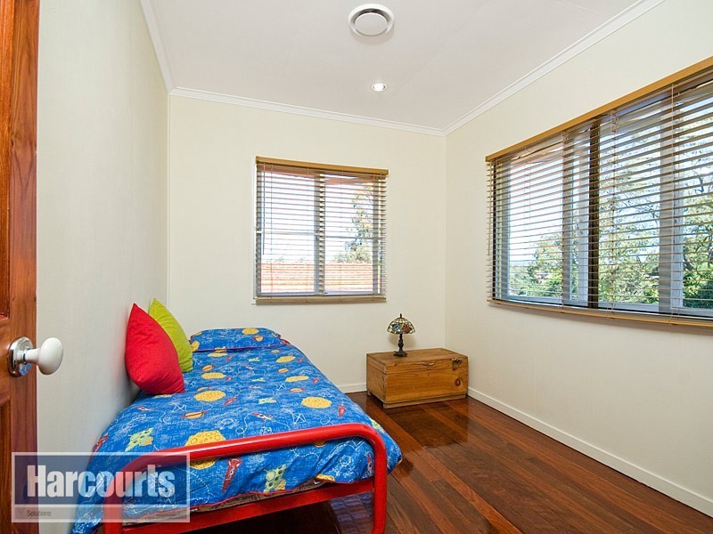 18 Maryland Street, Stafford Heights QLD 4053