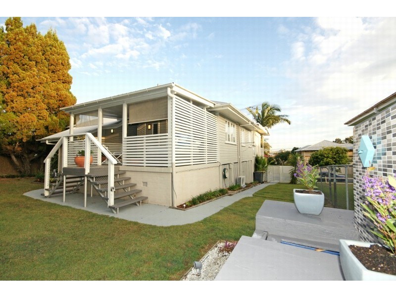 11 Allowrie Street, Stafford QLD 4053