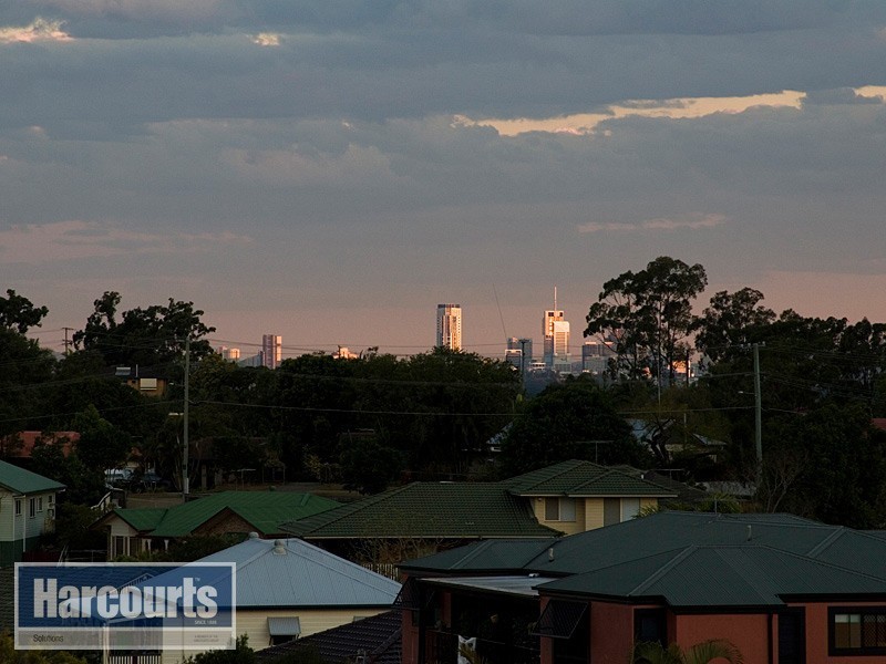 10 Violin Place, Arana Hills QLD 4054