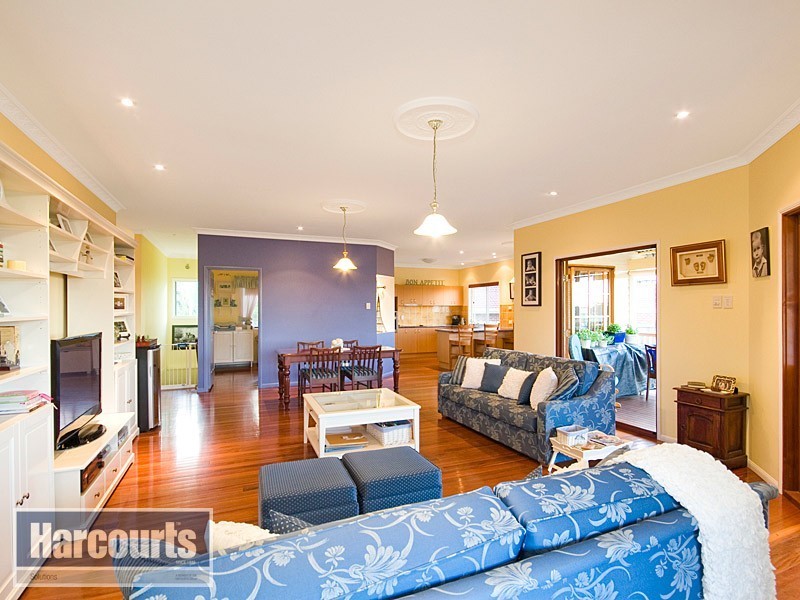 10 Violin Place, Arana Hills QLD 4054