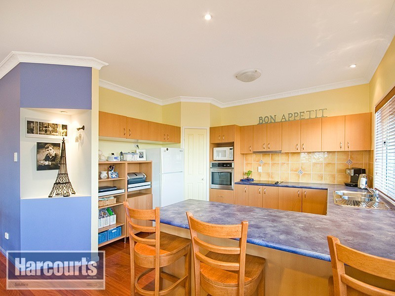 10 Violin Place, Arana Hills QLD 4054