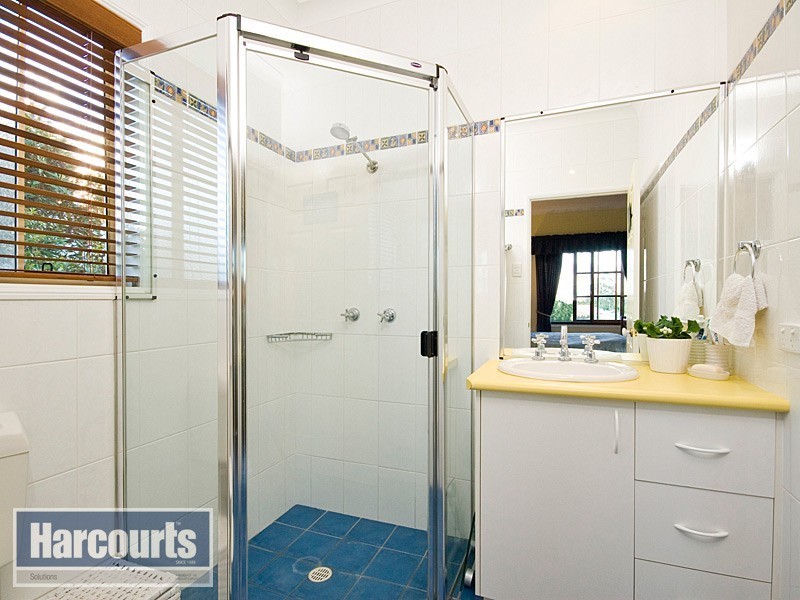 10 Violin Place, Arana Hills QLD 4054