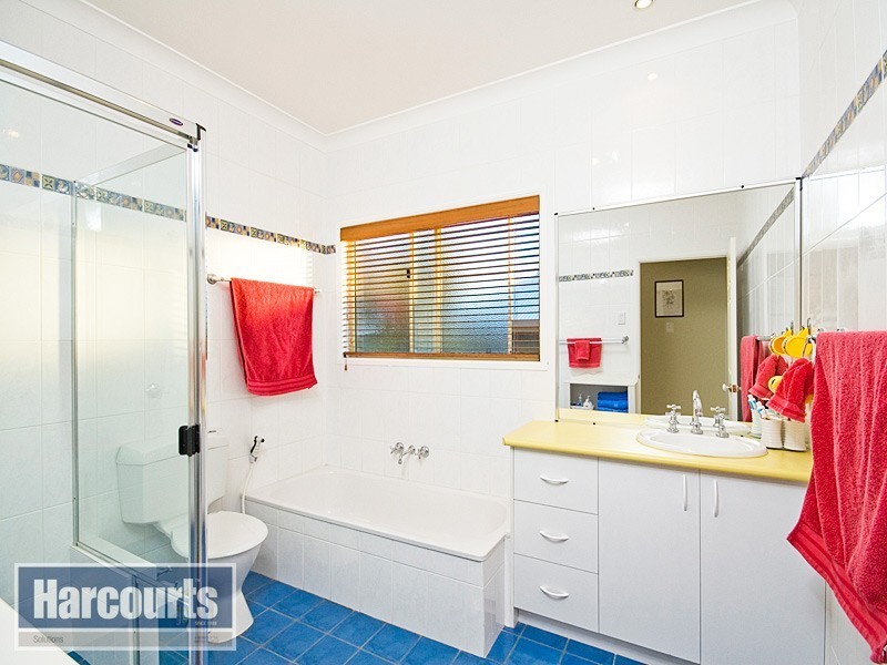 10 Violin Place, Arana Hills QLD 4054