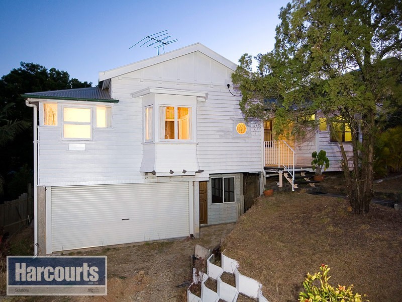 48 Banks Street, Newmarket QLD 4051